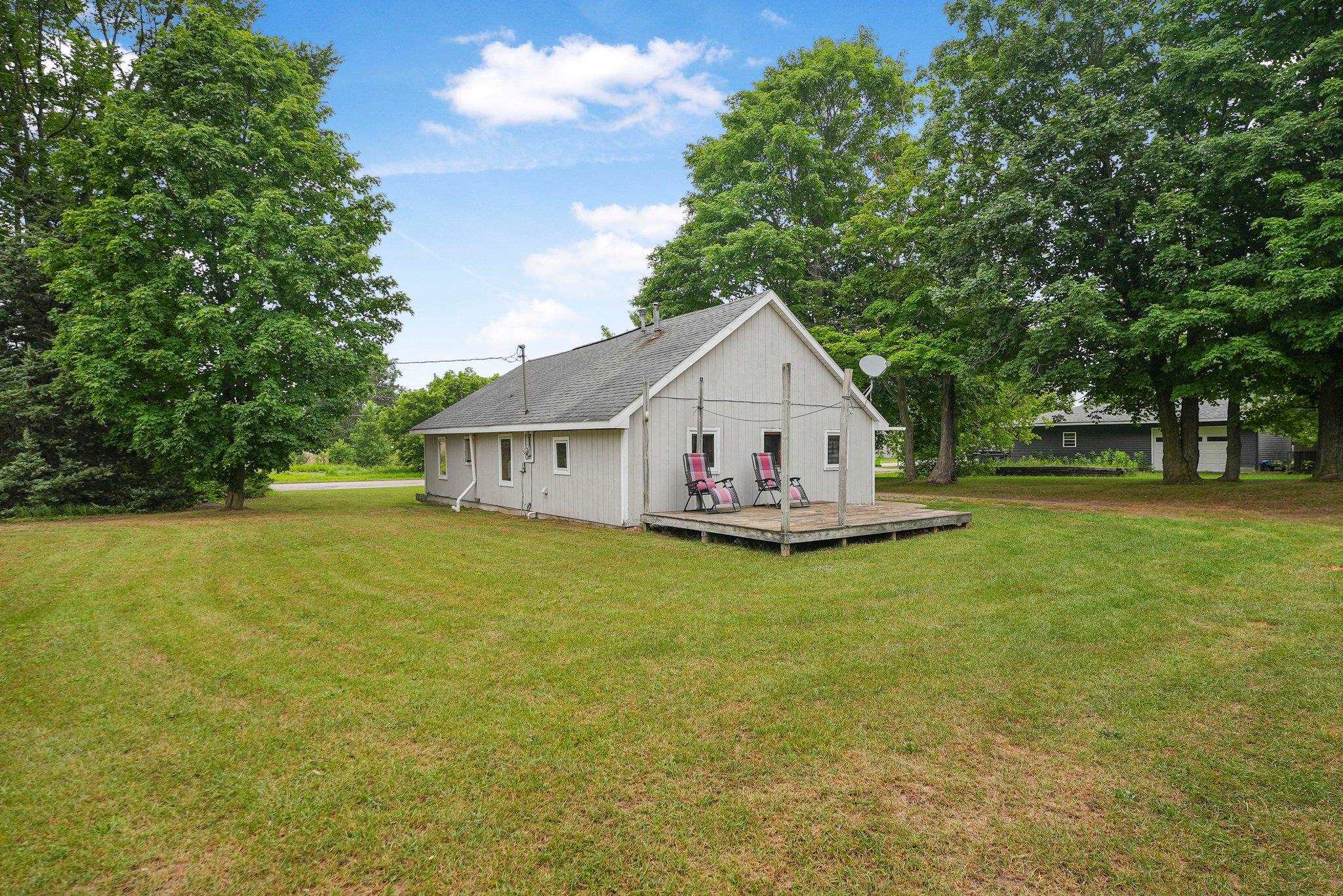 4507 Vance Road Traverse City, MI 49685 - Photo 2 of 39 1936170-4676cff0-b05f-4af3-a480-bdd4cbdd18e6.JPG