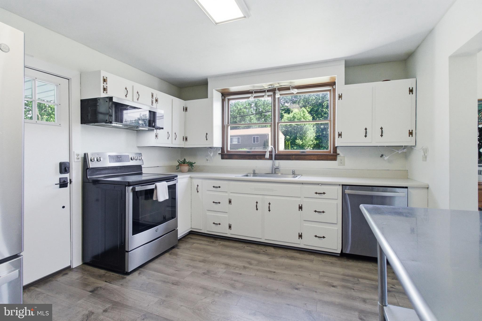 1816 Waddle Road State College, PA 16803 - Photo 4 of 36 Gallery Image 4