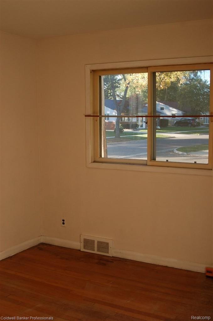 1206 Maple Drive Rochester, MI 48307 - Photo 12 of 17 Bedroom 3