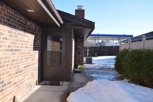 $160,000 | 3011 1st Avenue Northwest, Willmar, MN 56201