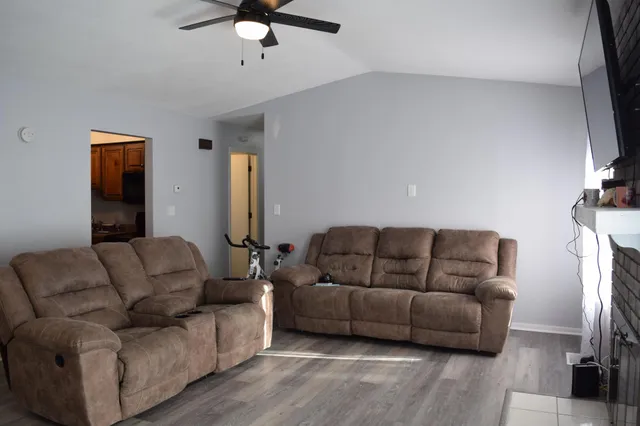 $160,000 | 3011 1st Avenue Northwest, Willmar, MN 56201