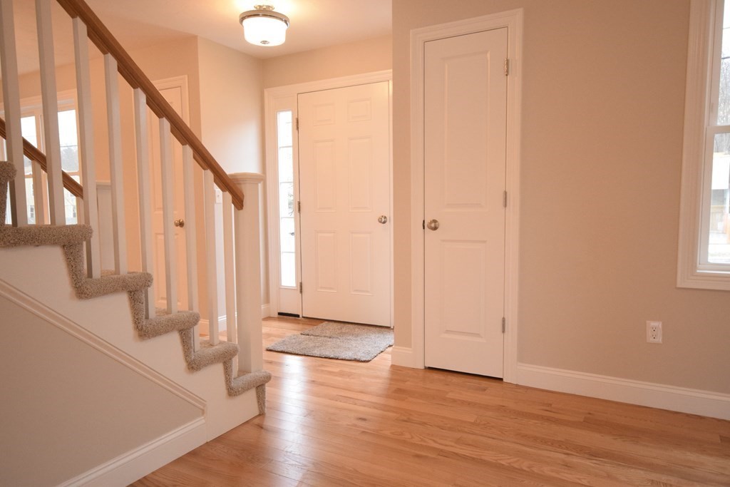 1084 Providence Road Northbridge, MA 01588 - Photo 4 of 39 Gallery Image 4