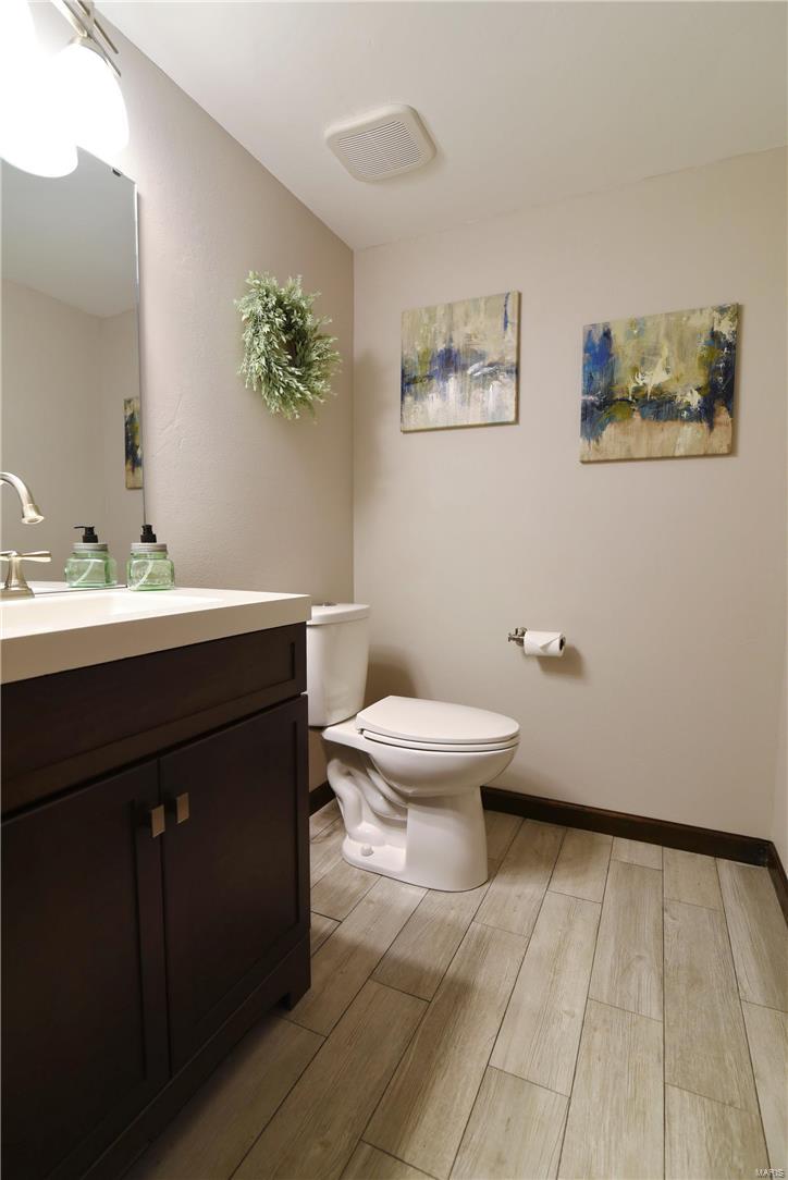 938 Ridge Tree Lane St. Louis, MO 63131 - Photo 12 of 41 Gallery Image 12