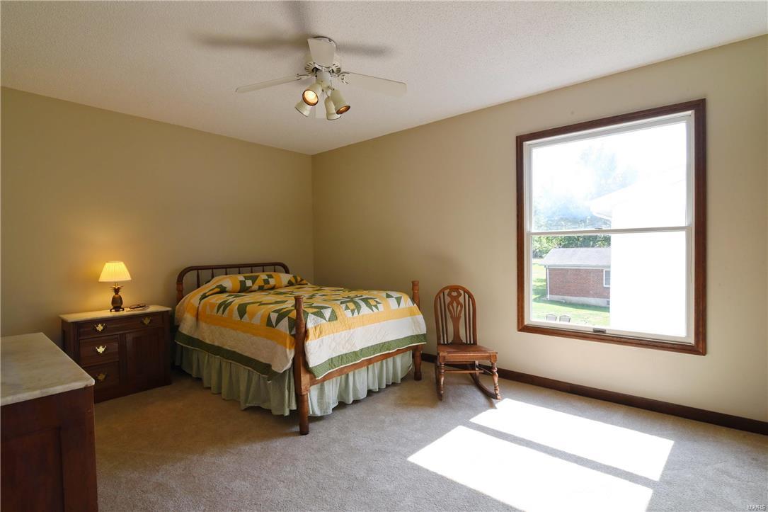938 Ridge Tree Lane St. Louis, MO 63131 - Photo 27 of 41 Gallery Image 27
