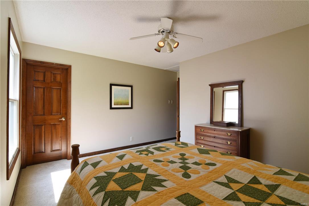 938 Ridge Tree Lane St. Louis, MO 63131 - Photo 28 of 41 Gallery Image 28