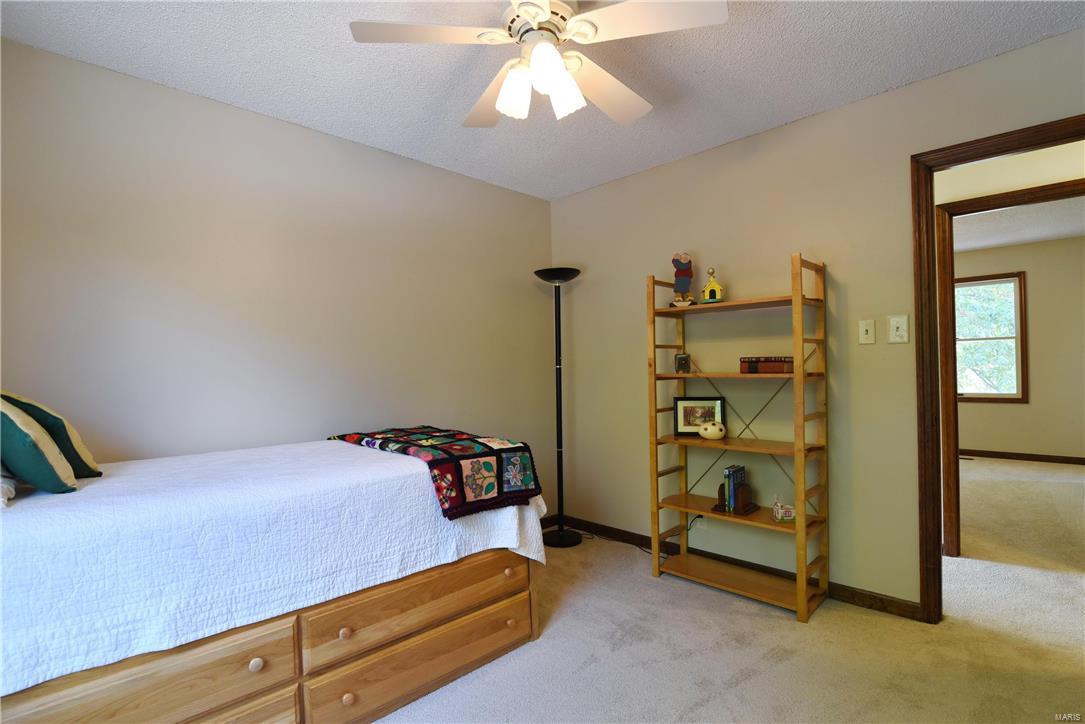 938 Ridge Tree Lane St. Louis, MO 63131 - Photo 29 of 41 Gallery Image 29