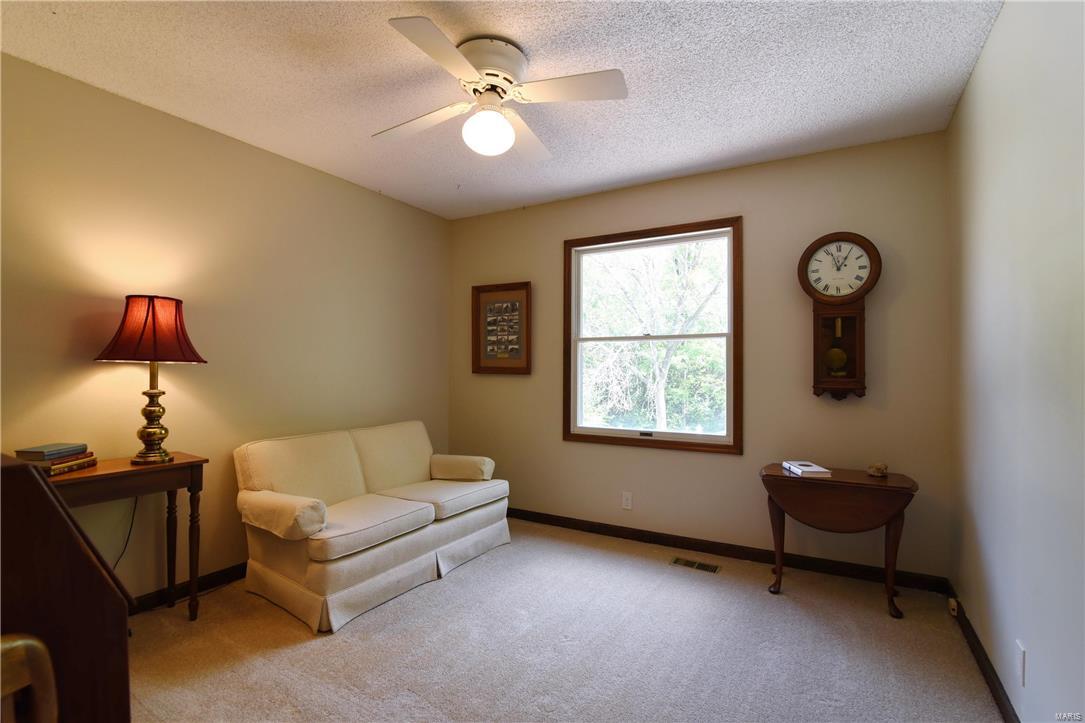 938 Ridge Tree Lane St. Louis, MO 63131 - Photo 30 of 41 Gallery Image 30