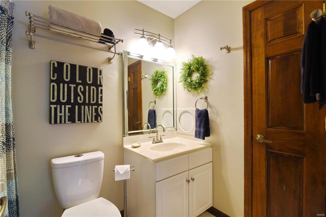 938 Ridge Tree Lane St. Louis, MO 63131 - Photo 32 of 41 Gallery Image 32
