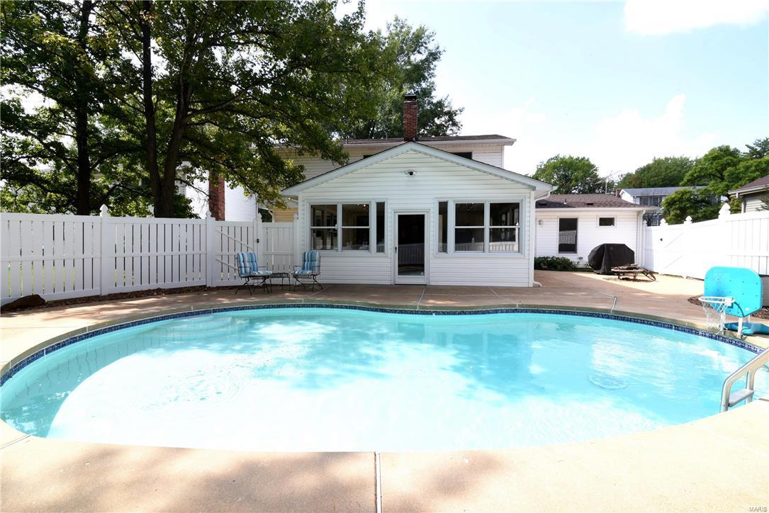 938 Ridge Tree Lane St. Louis, MO 63131 - Photo 37 of 41 Gallery Image 37