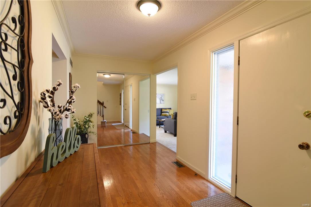 938 Ridge Tree Lane St. Louis, MO 63131 - Photo 5 of 41 Gallery Image 5