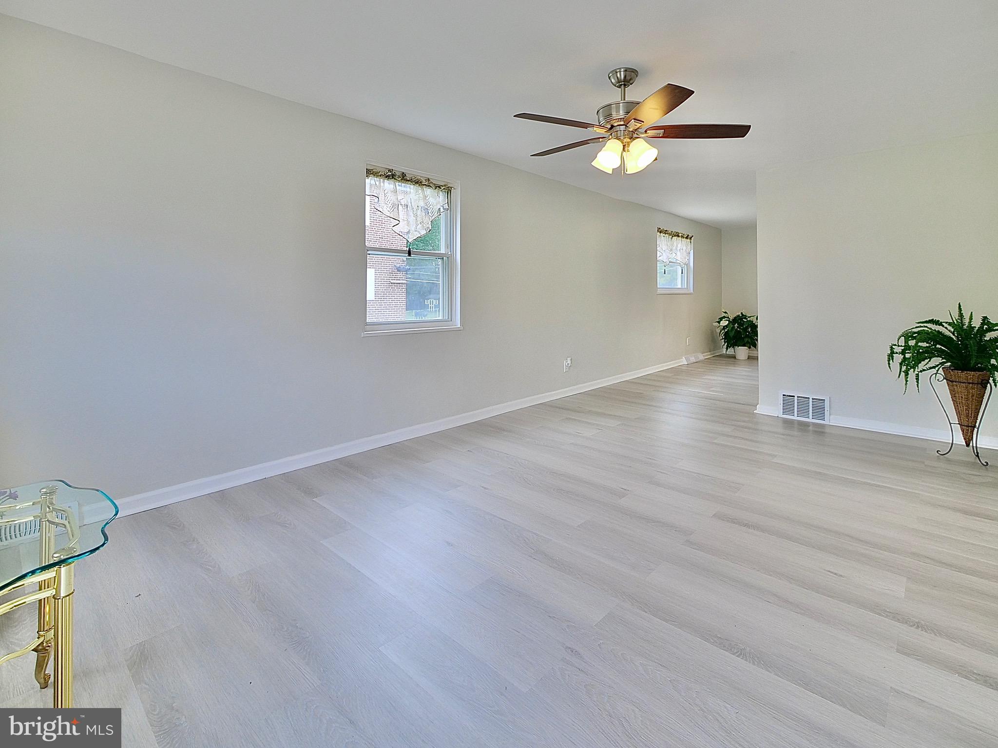 848 Grant Road Folcroft, PA 19032 - Photo 4 of 36 Living room newly floored