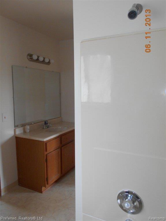 270 North Willard Road Canton, MI 48187 - Photo 14 of 21 6-11-13 Bath.JPG