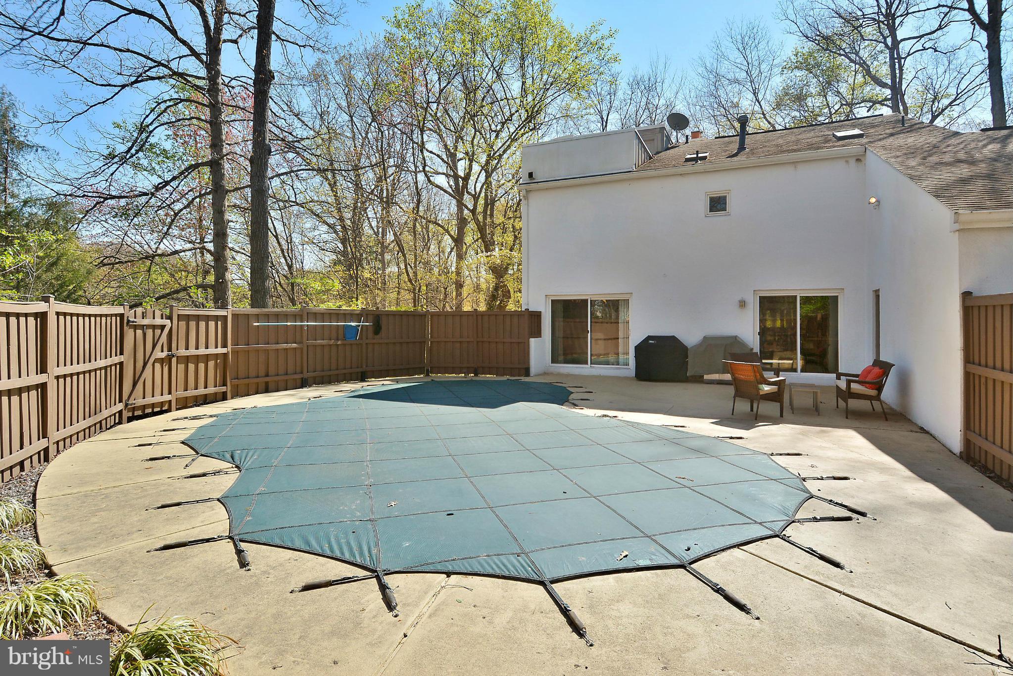 11104 Wedge Drive Reston, VA 20190 - Photo 14 of 30 Pool & Patio