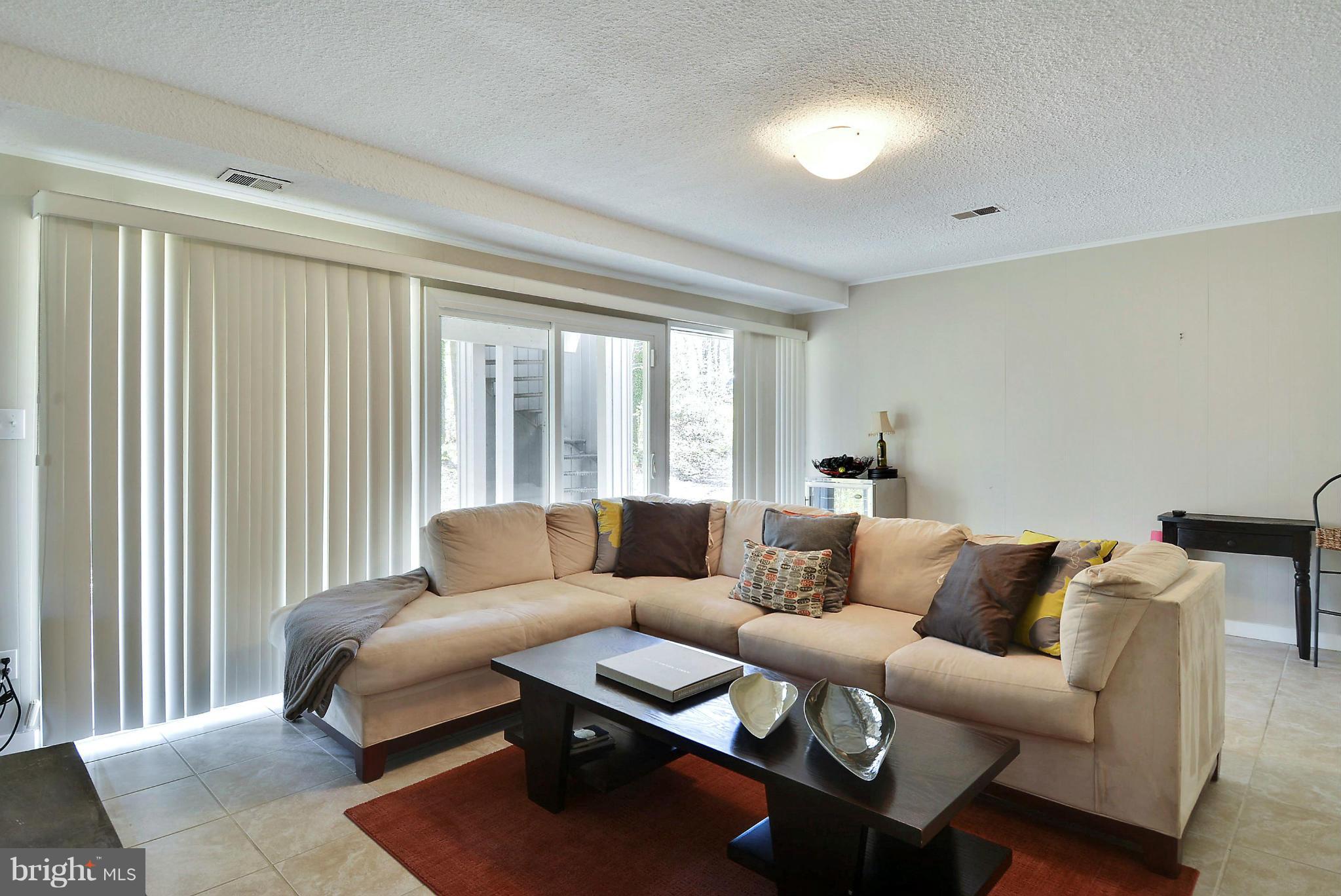 11104 Wedge Drive Reston, VA 20190 - Photo 22 of 30 Basement - Rec Room
