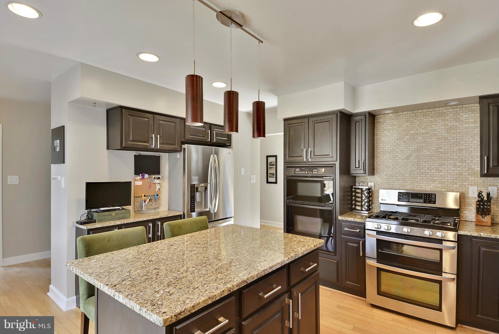 11104 Wedge Drive Reston, VA 20190 - Photo 8 of 30 Gourmet Kitchen