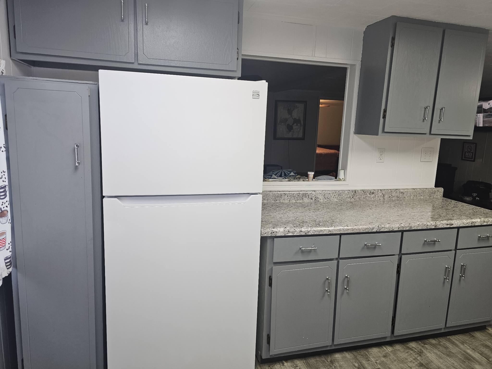 6361 Robin Drive Harrison, MI 48625 - Photo 8 of 25 Kitchen