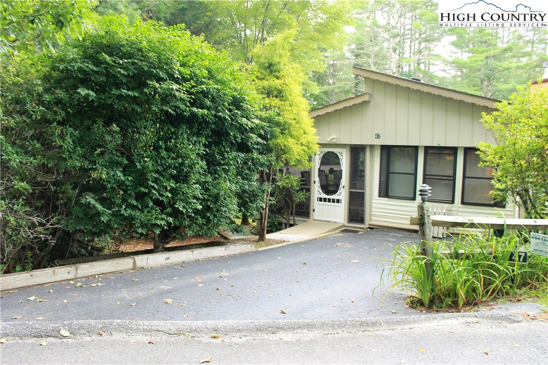47 Trillium Road Newland, NC 28657 - Photo 2 of 21 Gallery Image 2