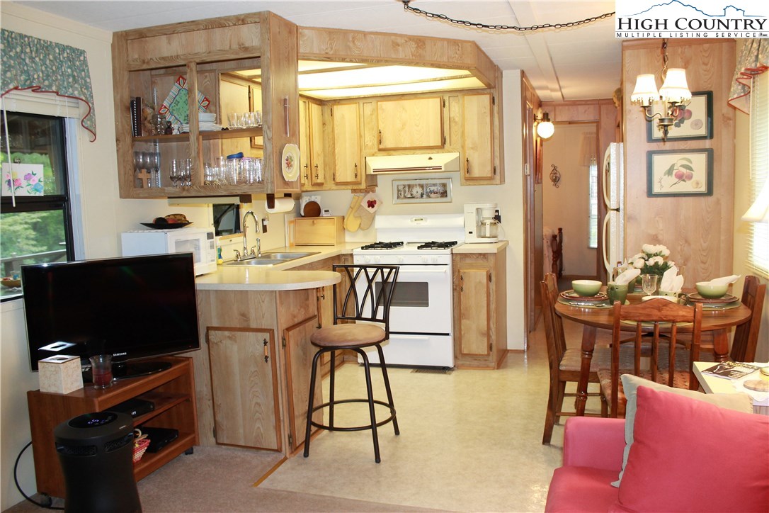 47 Trillium Road Newland, NC 28657 - Photo 8 of 21 Gallery Image 8