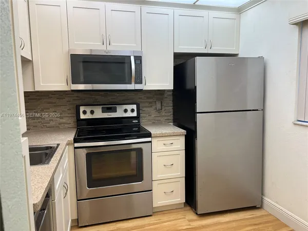 $2,000 | 9311 Orange Grove Drive, Unit 110, Davie, FL 33324