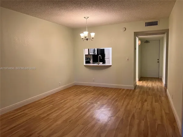$2,000 | 9311 Orange Grove Drive, Unit 110, Davie, FL 33324