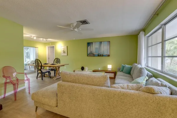 $3,100 | 511 Crystal Beach Avenue, Crystal Beach, FL 34683