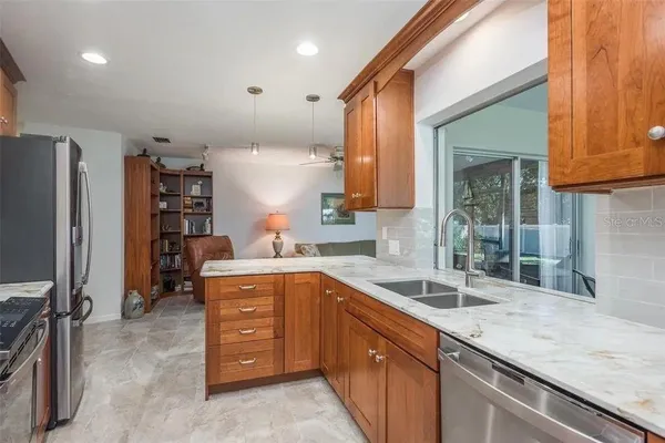 $3,100 | 511 Crystal Beach Avenue, Crystal Beach, FL 34683