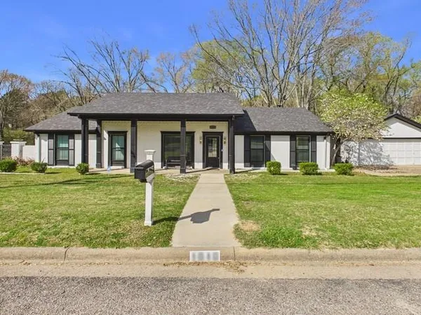 $339,000 | 1010 Bel Air Drive, Athens, TX 75751