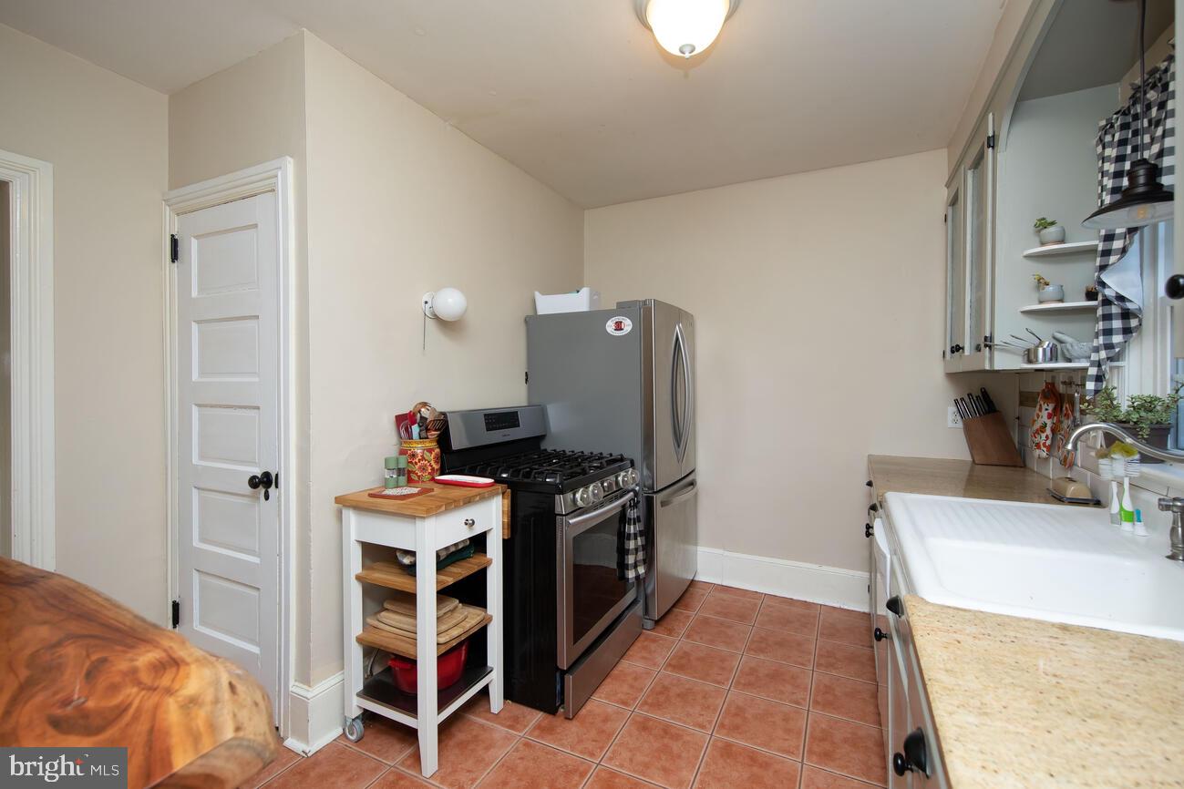 425 Moreboro Road Hatboro, PA 19040 - Photo 10 of 21 Kitchen