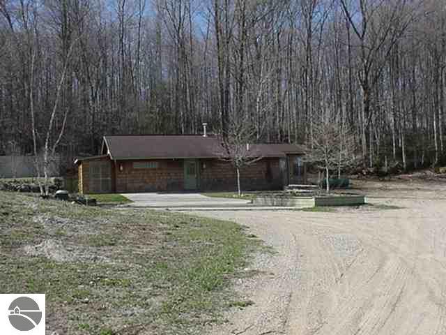 6200 East Hoxie Road Cedar, MI 49621 - Photo 5 of 6 1661489-4.JPG