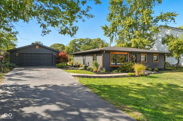 $446,500 | 4770 Willow Road, Zionsville, IN 46077