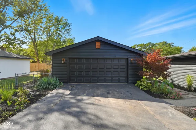 $446,500 | 4770 Willow Road, Zionsville, IN 46077