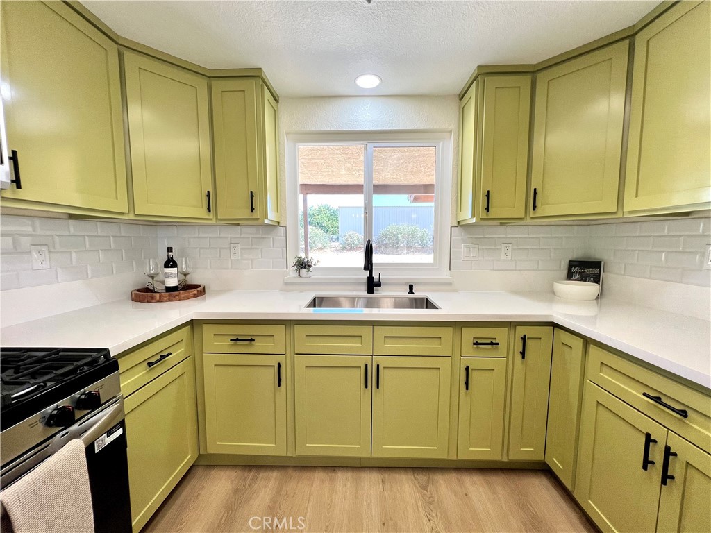 13377 Paramount Road Phelan, CA 92371 - Photo 5 of 40 Kitchen