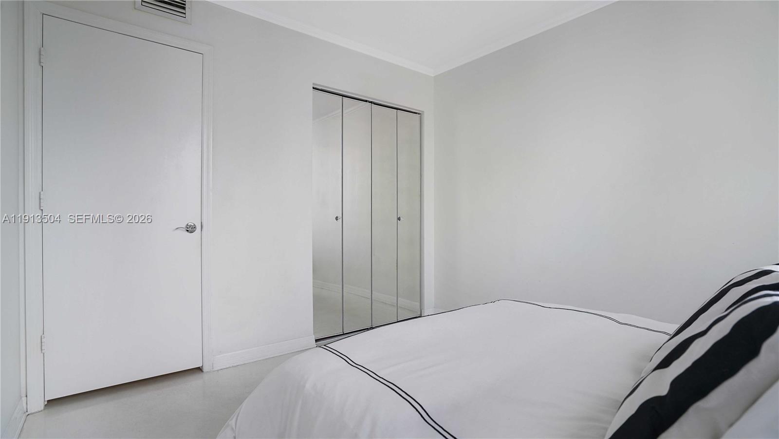 1621 Bay Road, Unit 606 Miami Beach, FL 33139 - Photo 16 of 32 Gallery Image 16