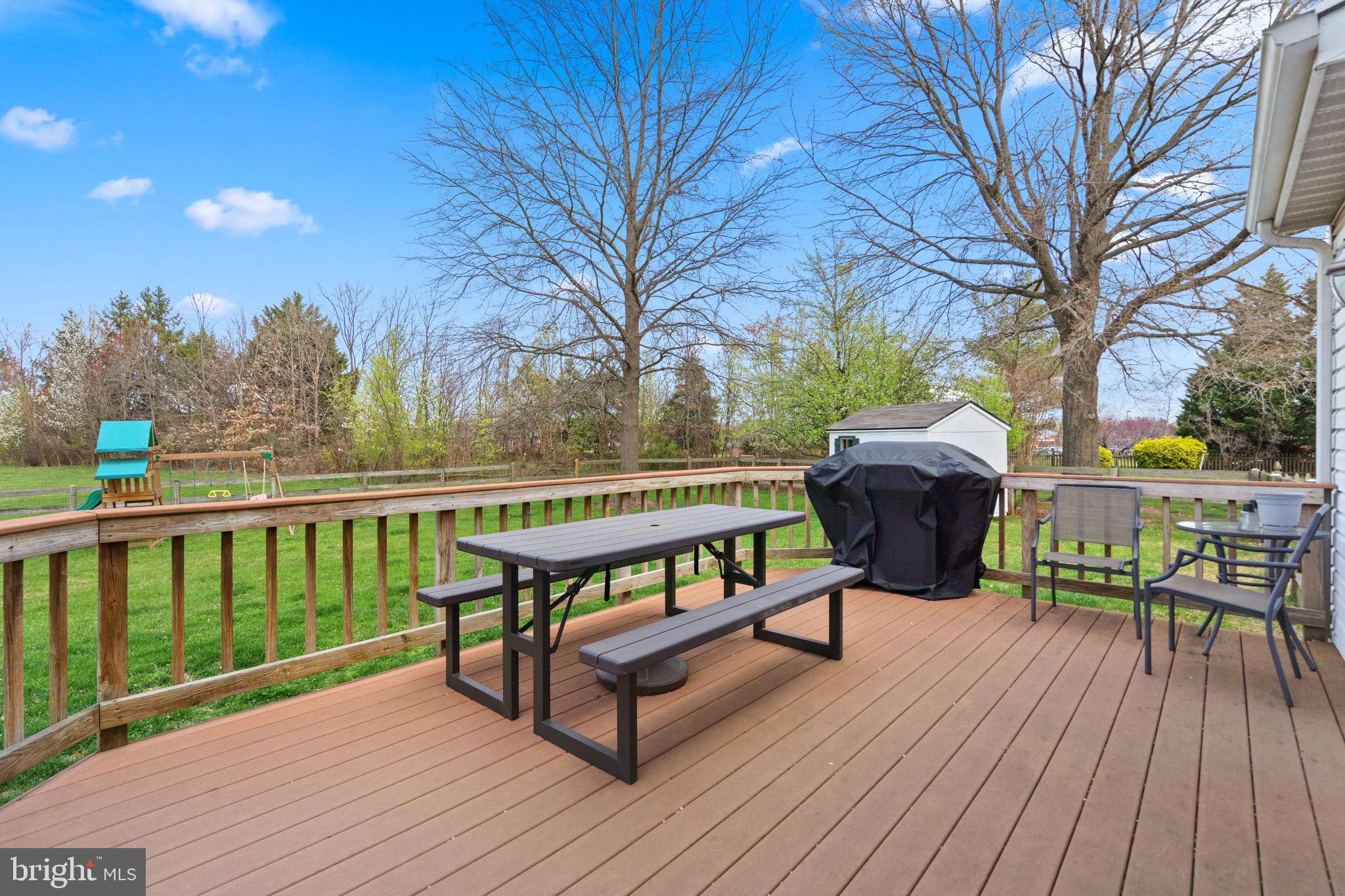 20747 Laplume Place Ashburn, VA 20147 - Photo 39 of 48 Spacious deck for relaxing or entertaining