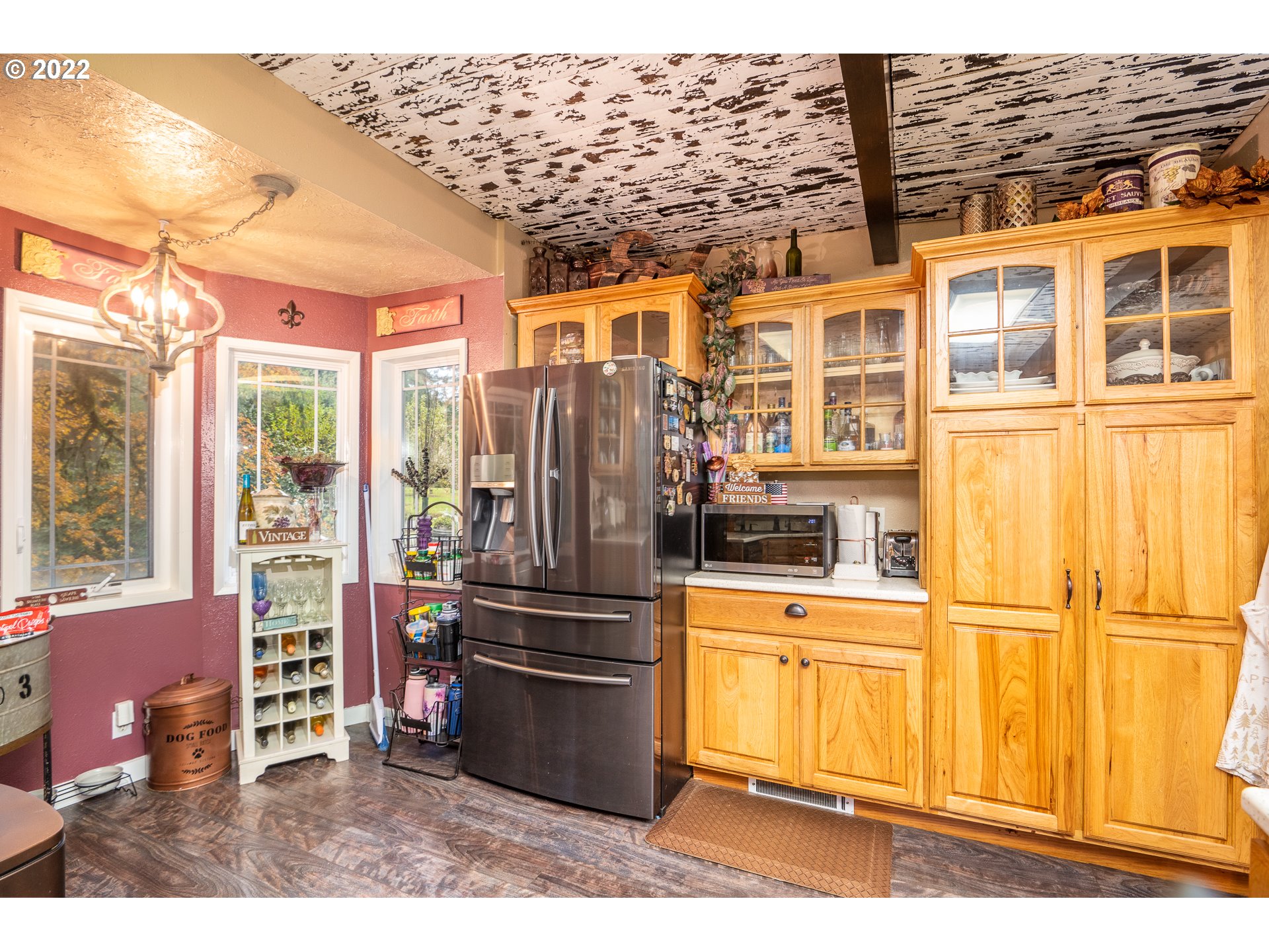 39845 Deerhorn Road Springfield, OR 97478 - Photo 11 of 29 a kitchen with stainless steel appliances granite countertop a refrigerator and a stove