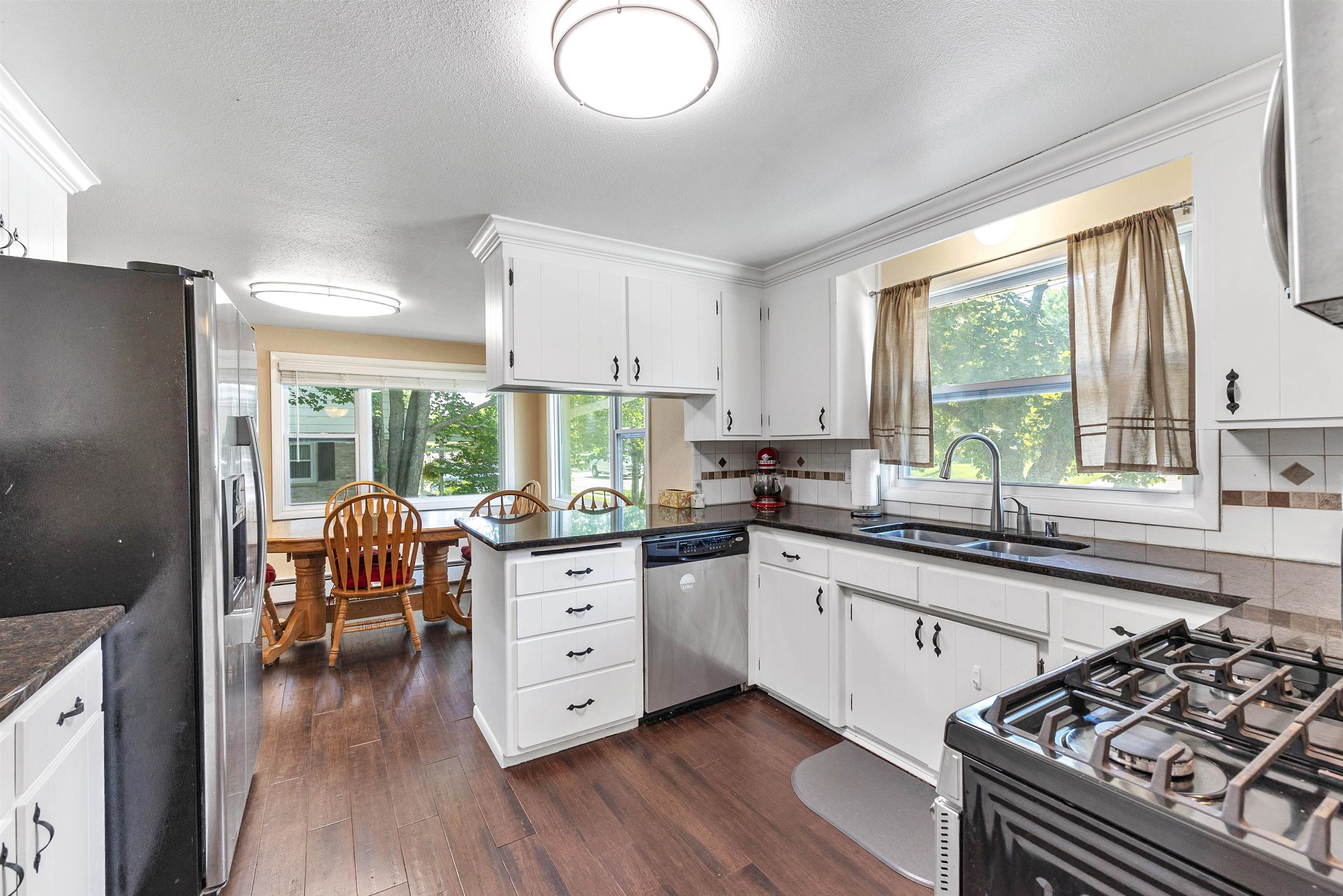 2136 9th Street Green Bay, WI 54304 - Photo 12 of 31