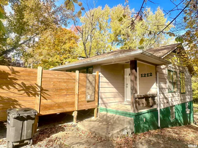 $87,500 | 1212 West Schwartz Street, Carbondale, IL 62901