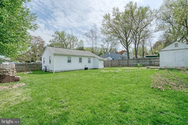 $2,995 | 5608 Tremont Drive, Alexandria, VA 22303