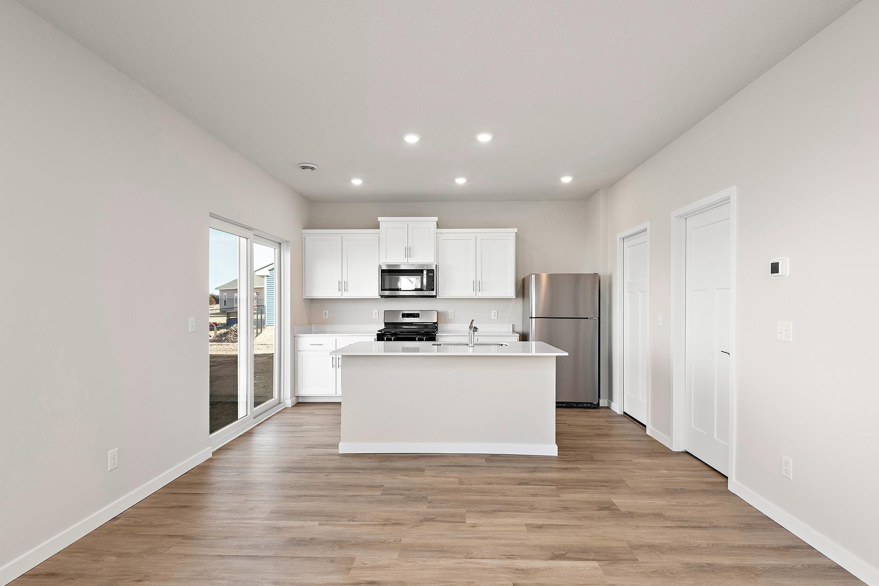 39749 Fallbrook Avenue North Branch, MN 55056 - Photo 3 of 20