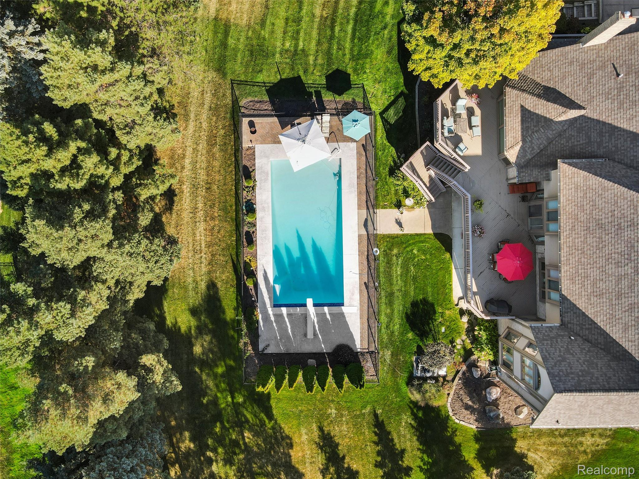 5724 Murfield Drive Rochester, MI 48306 - Photo 19 of 99 Aerial view of a pool area