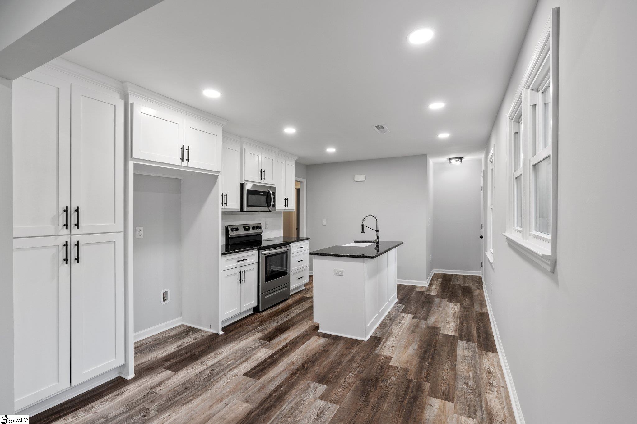 650 Foster Road Wellford, SC 29385 - Photo 6 of 17 Gallery Image 6