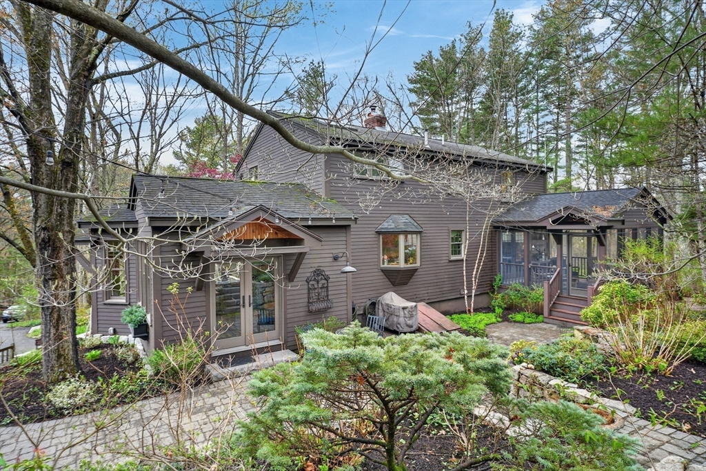 10 Davis Road Tyngsborough, MA 01879 - Photo 3 of 41 Gallery Image 3