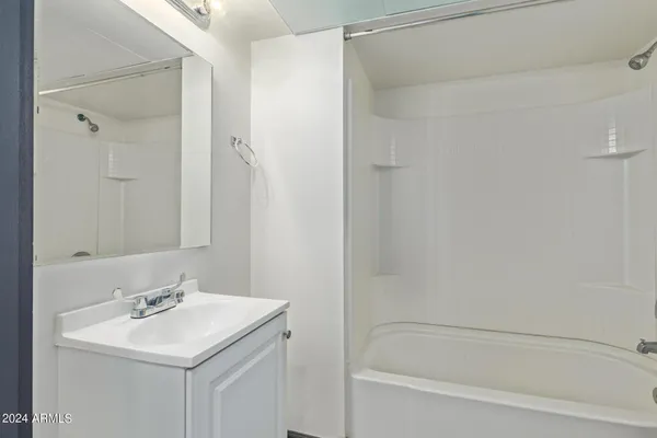 $1,295 | 129 North 11th Avenue, Unit 1A, Phoenix, AZ 85007