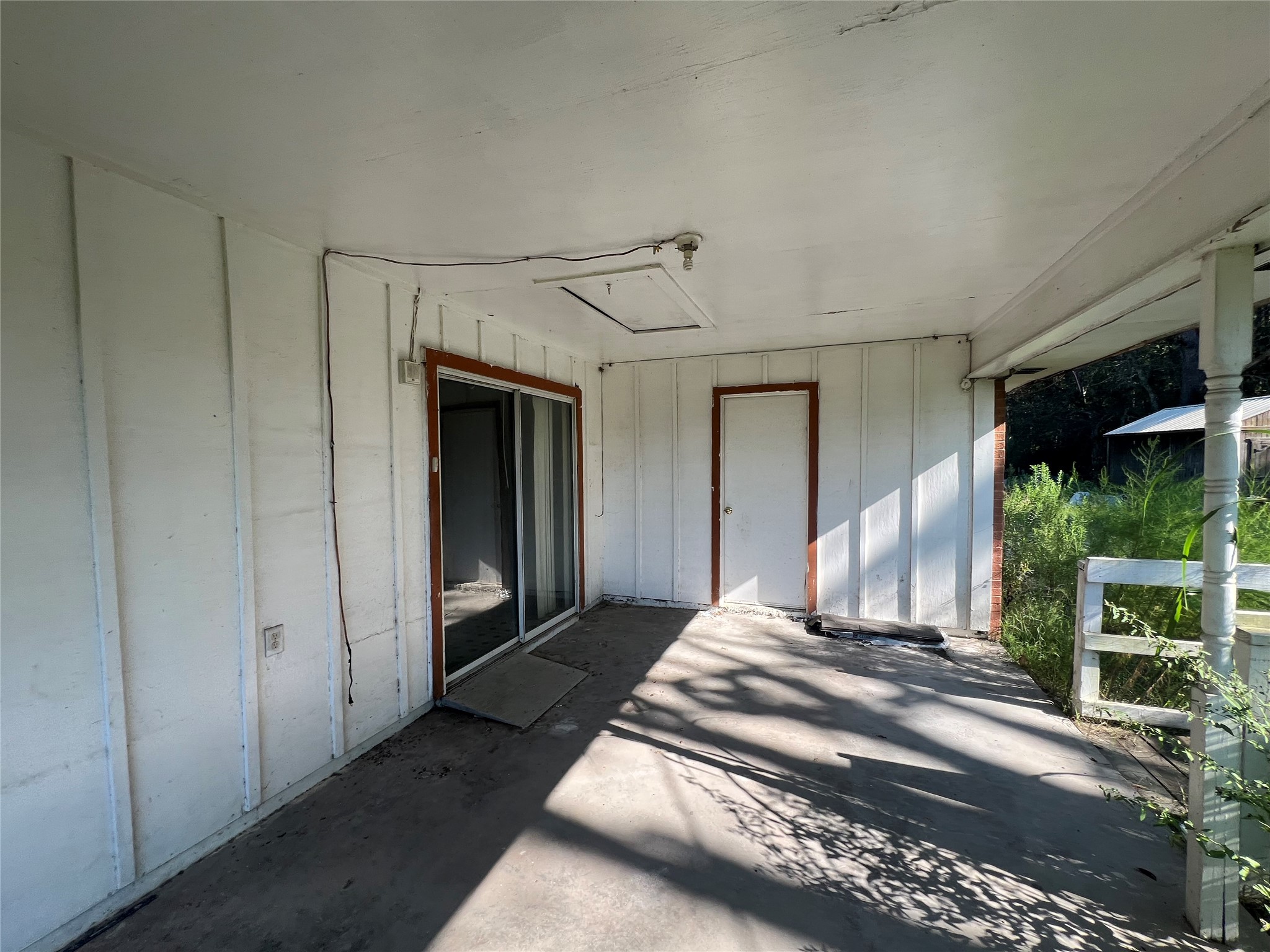 105 Fernandez Road, Unit FM2501 Apple Springs, TX 75926 - Photo 6 of 6 a bedroom with a bed and a large window
