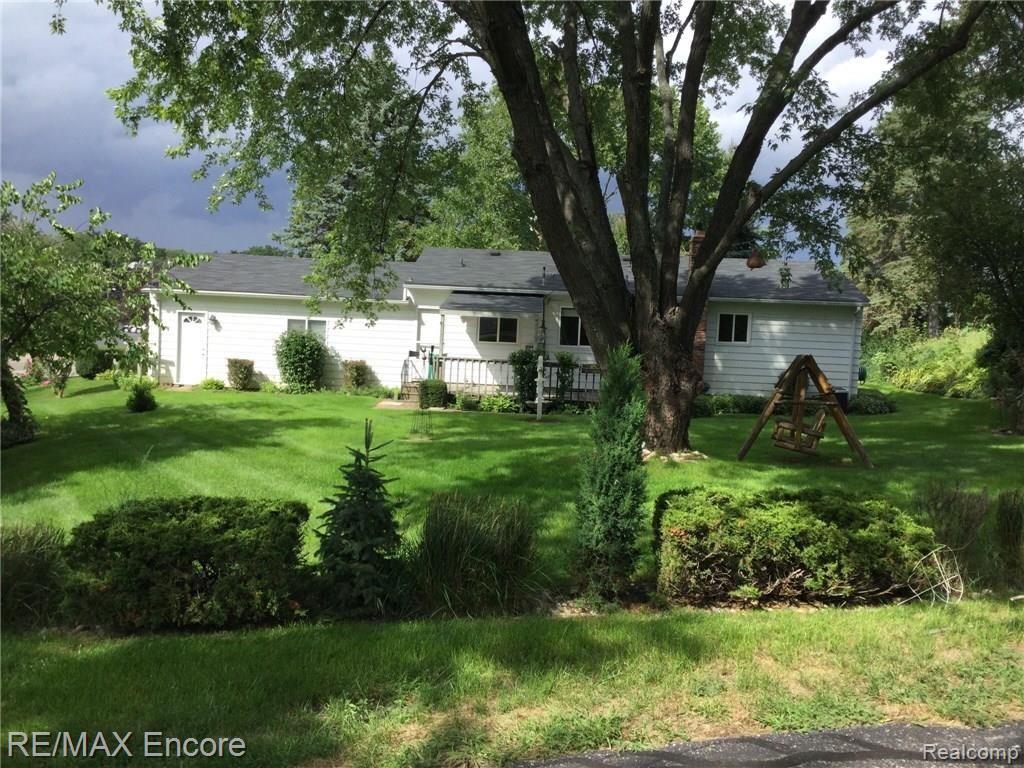 6673 Waldon Road Clarkston, MI 48346 - Photo 24 of 25 image.jpg