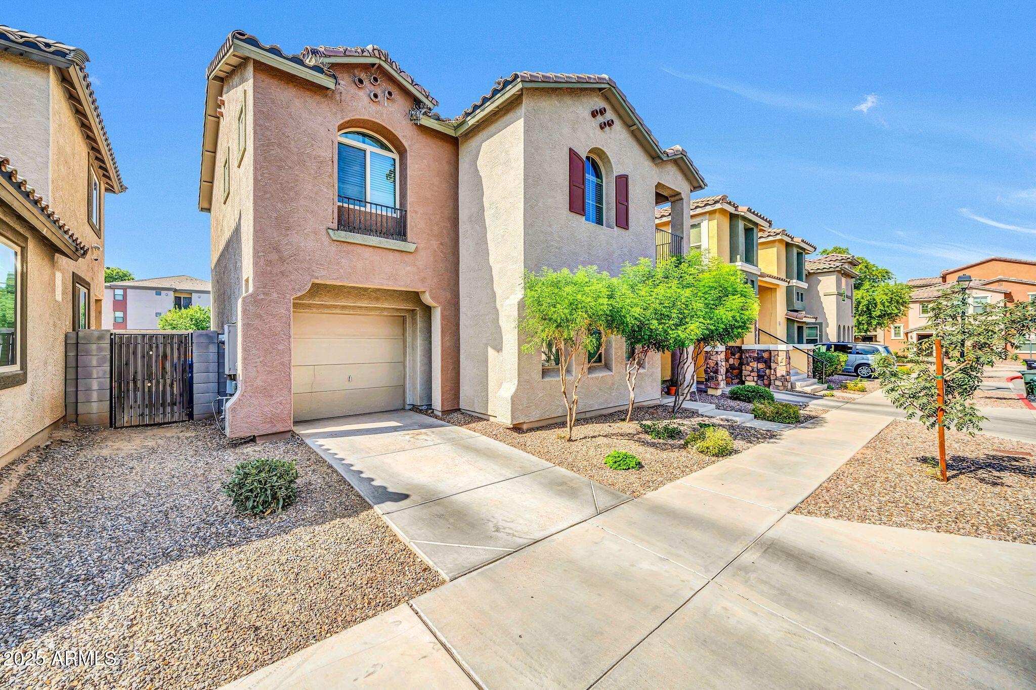 7741 West Giles Road Phoenix, AZ 85035 - Photo 2 of 33 7741 W Giles Rd-2
