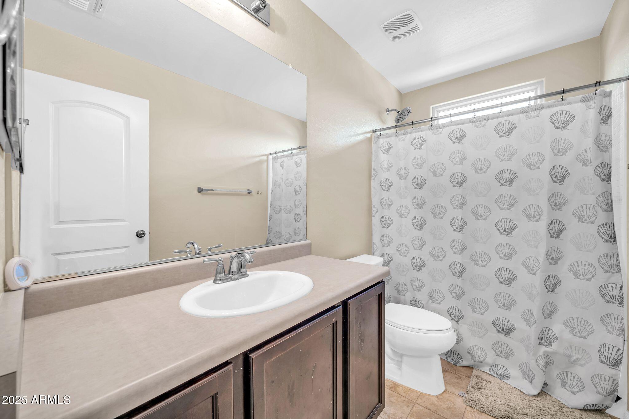 7741 West Giles Road Phoenix, AZ 85035 - Photo 26 of 33 7741 W Giles Rd-27