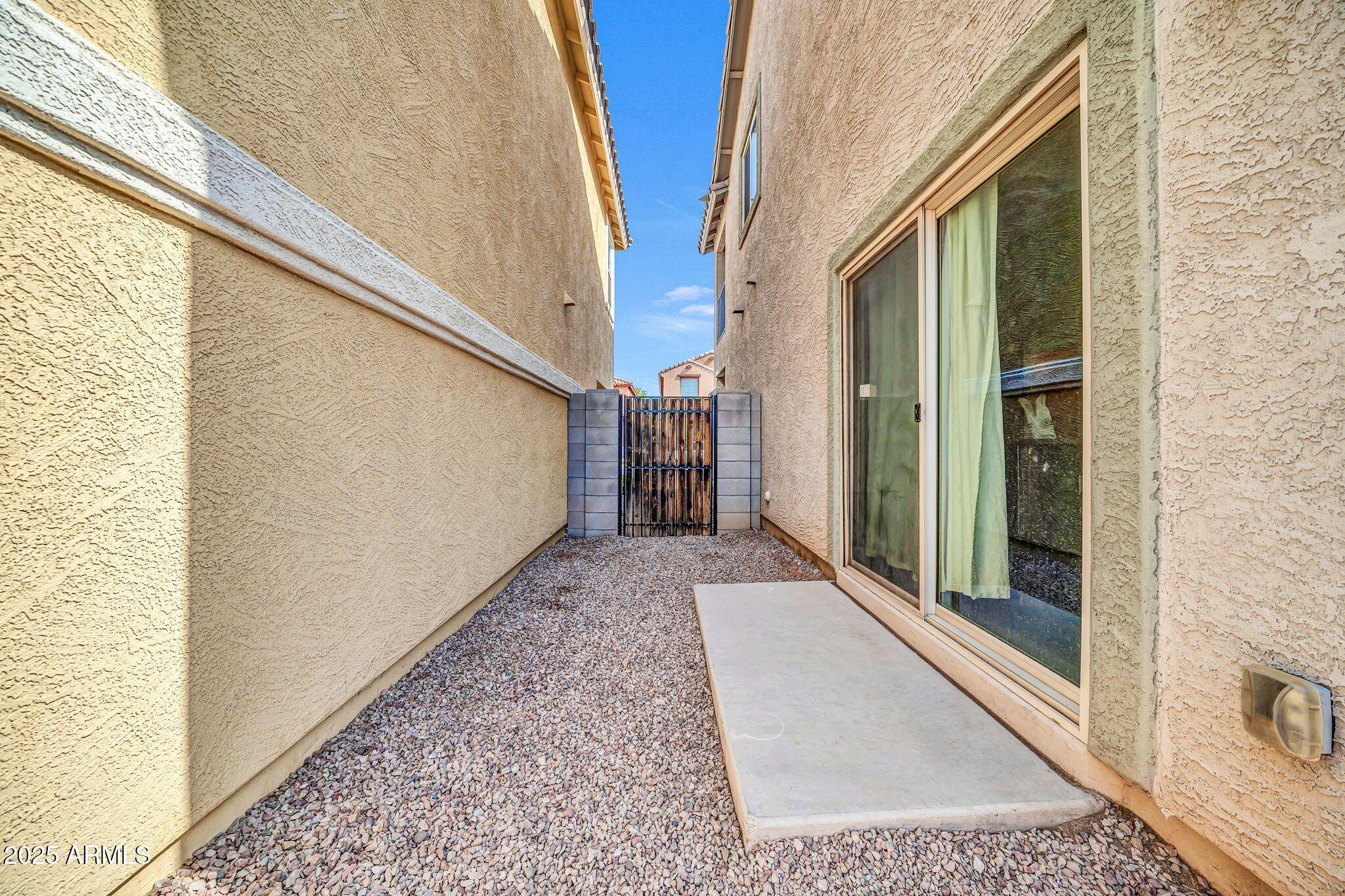 7741 West Giles Road Phoenix, AZ 85035 - Photo 28 of 33 7741 W Giles Rd-28