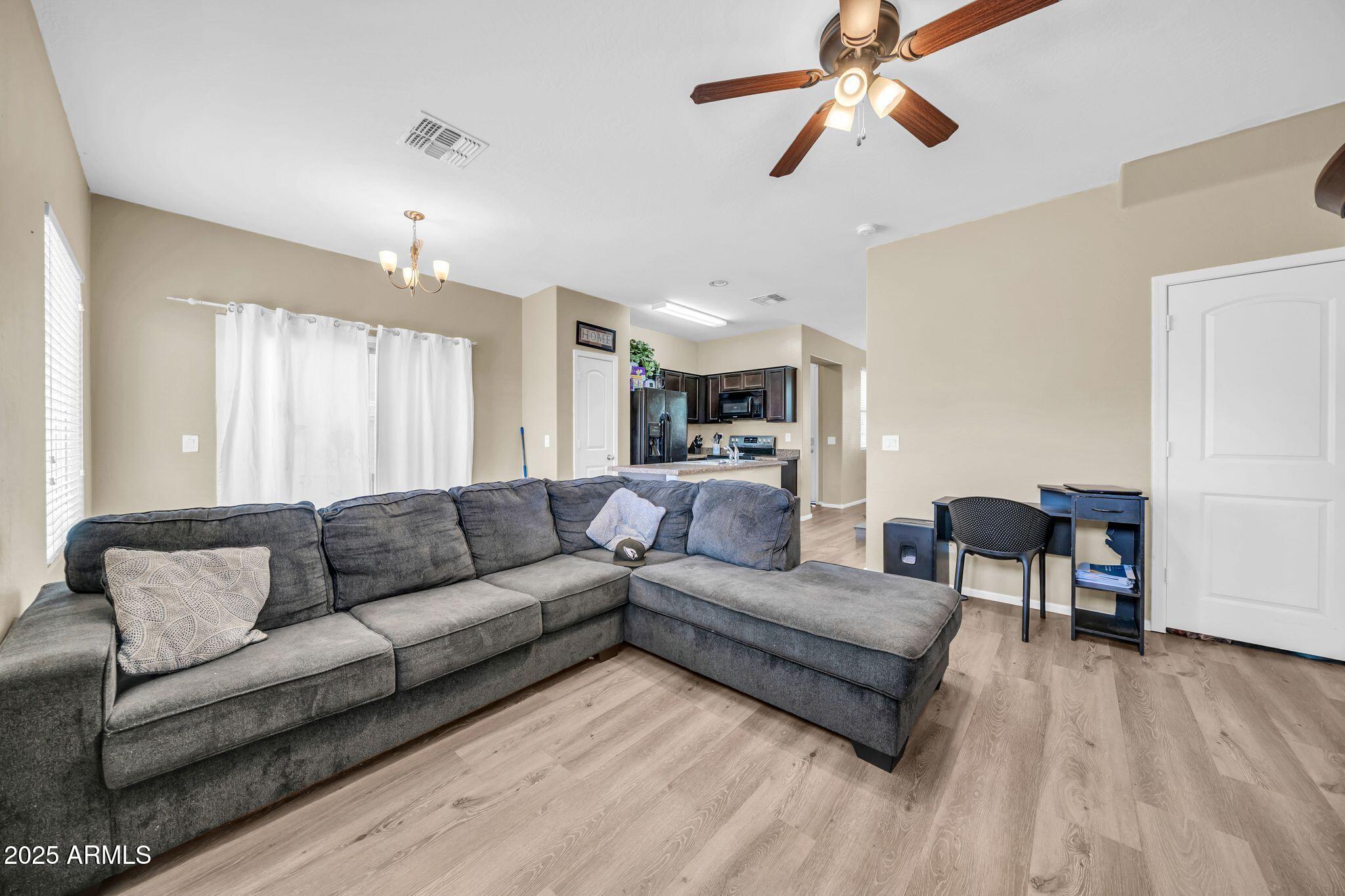 7741 West Giles Road Phoenix, AZ 85035 - Photo 7 of 33 7741 W Giles Rd-4