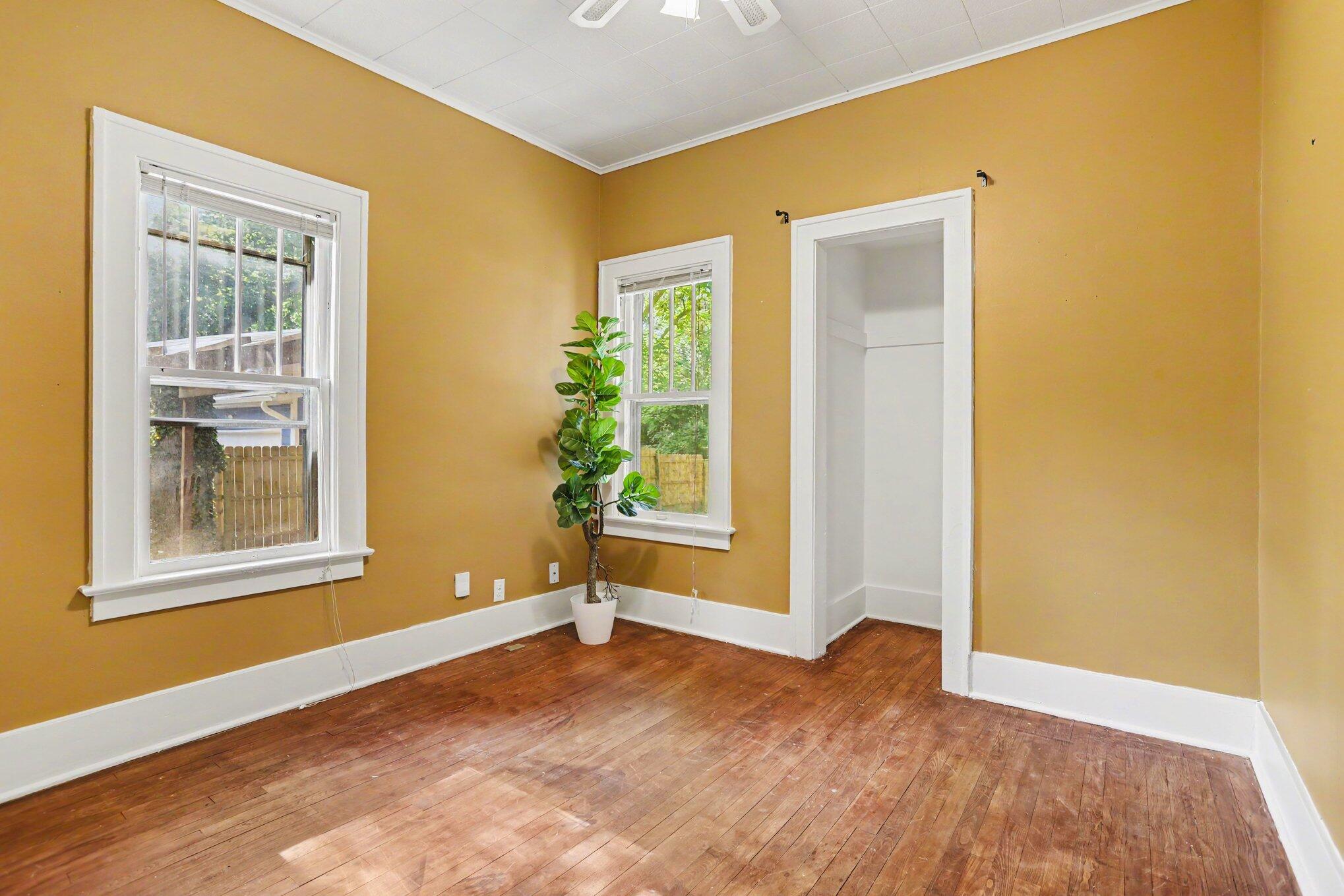 1213 Whites Road Kalamazoo, MI 49008 - Photo 8 of 23 008_file_3088